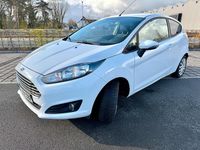 Gebraucht Ford Fiesta 68 PS (50 kW) 2014 Weiß Kleinwagen