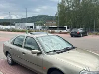 Gebraucht Ford Mondeo 95 PS (69 kW) 1999 Grün Limousine