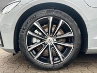 Gebraucht Volvo V60 Plus 455 PS (334 kW) 2025 Vapour grey Kombi