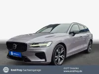 Gebraucht Volvo V60 Plus 197 PS (144 kW) 2025 Aurora silver / metallic Kombi