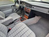 Gebraucht Mercedes 190 122 PS (89 kW) 1991 Grau Limousine