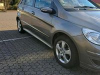 Gebraucht Mercedes B200 140 PS (102 kW) 2007 Gold Van / Kleinbus