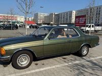 Gebraucht Mercedes 230 136 PS (100 kW) 1984 Grün Coupé