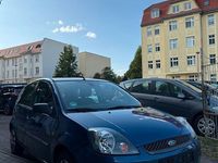 Gebraucht Ford Fiesta 80 PS (58 kW) 2007 Blau Kleinwagen