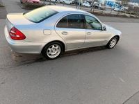 Gebraucht Mercedes E220 150 PS (110 kW) 2004 Silber Limousine
