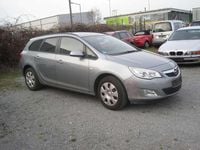Gebraucht Opel Astra Design Edition 101 PS (74 kW) 2012 Silbersee/perl silber (m2) Kombi