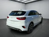 Neu Kia Ceed 140 PS (102 kW) 2026 Weiß Kleinwagen