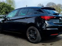 Używany Opel Astra Dynamic 105 KM (77 kW) 2017 Czarny Sedan/Limuzyna