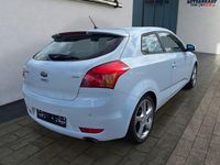 Gebraucht Kia ProCeed Spirit 128 PS (94 kW) 2011 Weiß Kleinwagen