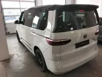Gebraucht VW Multivan Life 150 PS (110 kW) 2023 Candyweiß Van / Kleinbus