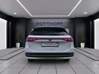 Gebraucht VW Passat Elegance 193 PS (141 kW) 2024 Pure white Kombi