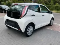 Gebraucht Toyota Aygo 70 PS (51 kW) 2015 Weiß Kleinwagen