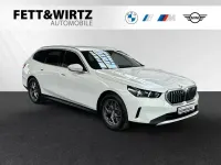Gebraucht BMW 520 Sport Line 208 PS (152 kW) 2025 Alpinweiss Kombi