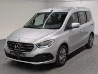 Gebraucht Mercedes T180 Style 131 PS (96 kW) 2024 Helvinsilbermet. Van / Kleinbus