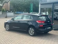Gebraucht Hyundai i30 Trend 140 PS (102 kW) 2017 Schwarz Limousine