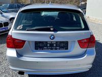 Gebraucht BMW 318 143 PS (105 kW) 2011 Titansilber metallic Kombi