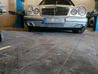 Gebraucht Mercedes E200 136 PS (100 kW) 1996 Silber Limousine
