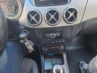 Gebraucht Mercedes B180 122 PS (89 kW) 2012 Weiß Van / Kleinbus