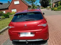 Gebraucht Citroën C4 Tendance 114 PS (83 kW) 2013 Rot Limousine