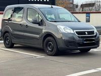 Gebraucht Peugeot TePee Active 99 PS (72 kW) 2016 Grau Kombi