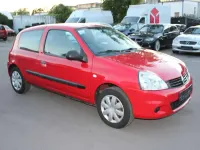 Gebraucht Renault Clio Authentique 58 PS (42 kW) 2009 Hellrot Kleinwagen