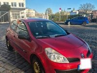 Gebraucht Renault Clio II 75 PS (55 kW) 2008 Rot Kleinwagen