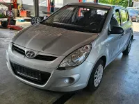 Gebraucht Hyundai i20 Classic 77 PS (56 kW) 2011 Sleek silver / met Kleinwagen