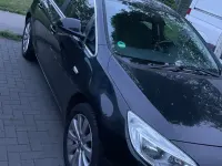 Gebraucht Opel Astra Cosmo 140 PS (102 kW) 2010 Schwarz Limousine