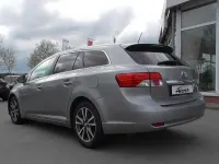 Gebraucht Toyota Avensis 150 PS (110 kW) 2013 New medium silver Kombi