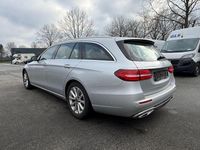 Gebraucht Mercedes E220 194 PS (142 kW) 2018 Silber Kombi