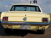 Gebraucht Ford V8 200 PS (147 kW) 1966 Gelb Coupé