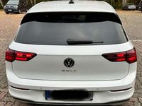 Gebraucht VW Golf VIII Active 150 PS (110 kW) 2022 Weiß Limousine