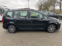 Gebraucht VW Touran Trendline 105 PS (77 kW) 2014 Schwarz Van / Kleinbus