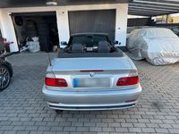 Gebraucht BMW 320 Cabriolet 170 PS (125 kW) 2002 Silber Cabrio