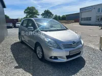 Gebraucht Toyota Verso Edition 126 PS (92 kW) 2011 Silber Van / Kleinbus