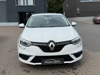 Gebraucht Renault Mégane GrandTour Play 132 PS (97 kW) 2018 Gletscherweiss Kombi