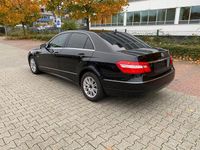 Gebraucht Mercedes E220 Elegance 170 PS (125 kW) 2010 Schwarz Limousine