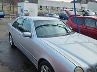 Gebraucht Mercedes E220 Elegance 143 PS (105 kW) 2000 Silber Limousine