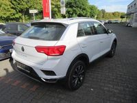 Gebraucht VW T-Roc Style 116 PS (85 kW) 2022 White silver (metallic) SUV