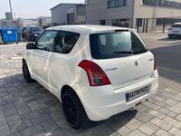 Gebraucht Suzuki Swift 92 PS (67 kW) 2009 Weiß Kleinwagen