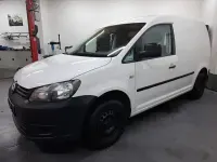 Second-hand VW Caddy 102 CP (75 kW) 2012 Alb Monovolum
