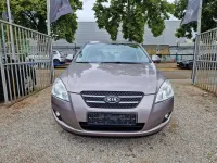 Gebraucht Kia Ceed LX 109 PS (80 kW) 2007 Pewter beige Kleinwagen