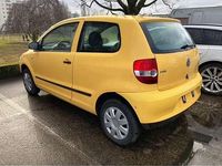 Gebraucht VW Fox 54 PS (39 kW) 2005 Gelb Kleinwagen