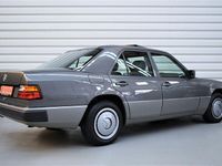 Gebraucht Mercedes 230 132 PS (97 kW) 1992 Braun Limousine