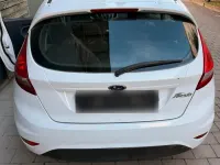 Gebraucht Ford Fiesta 60 PS (44 kW) 2009 Weiß Kleinwagen