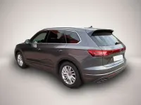 Gebraucht VW Touareg Elegance 231 PS (169 kW) 2024 Grau SUV