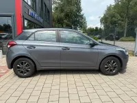 Gebraucht Hyundai i20 YES! 101 PS (74 kW) 2018 Grau Limousine