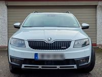 gebraucht Skoda Octavia 2.0 TDI Green tec DSG 4x4 Scout Comb...