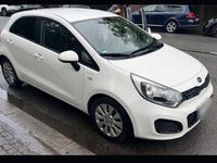 Gebraucht Kia Rio 86 PS (63 kW) 2012 Weiß Limousine