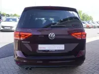 Gebraucht VW Touran Highline 190 PS (139 kW) 2018 Crimson red metallic Van / Kleinbus